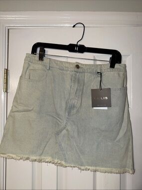 Le Lis Frayed Hem Denim Mini Skirt
